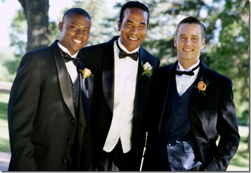 groom-tuxedo-best-man-wedding-outdoors-590jn031610